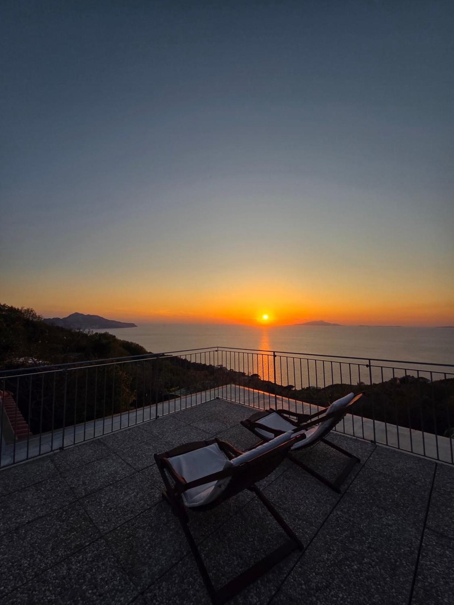 Villa Sun & Relax, Relaxing Location With Seaview à Massa Lubrense Extérieur photo